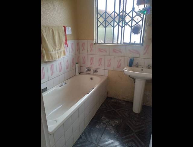 2 BEDROOM PROPERTY TO RENT IN PROTEA GLEN
